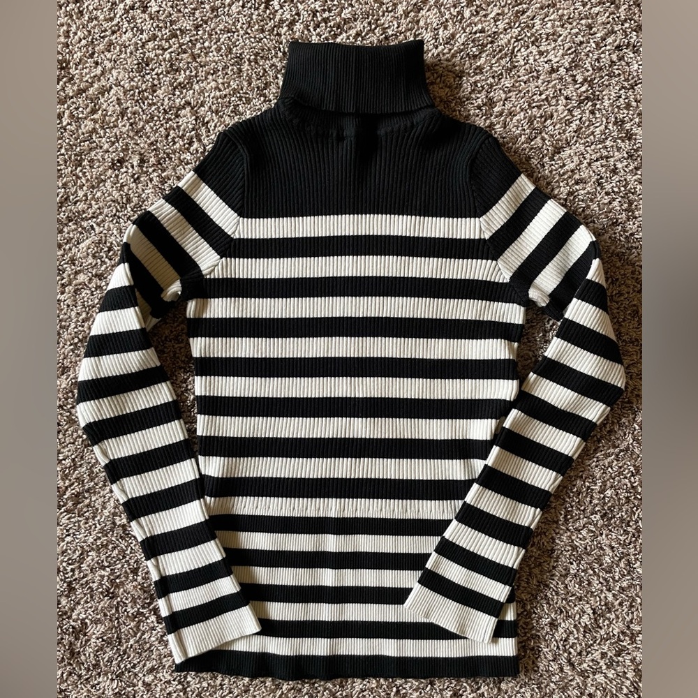 EUC Turtleneck Black & Cream Striped Fitted Stretch Sweater Women’s Size XL